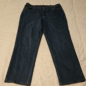 Gloria Vanderbilt Amanda Blue Straight Leg Jeans Classic Style (AB)